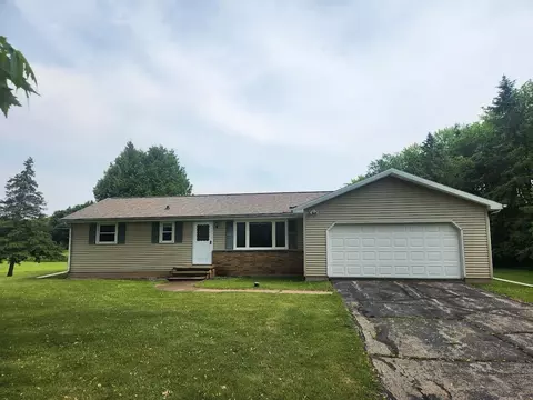 1958 Oakridge Rd, Neenah, WI 54956