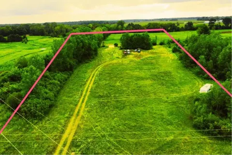 6996 Cream City Rd, Oconto, WI 54135