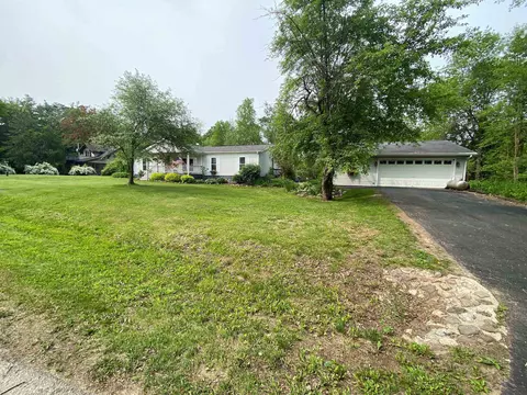 8001 Waschbisch Rd, Oconto Falls, WI 54154