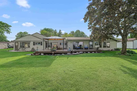 n8073 Cottage Lane, Fond Du Lac, WI 54937