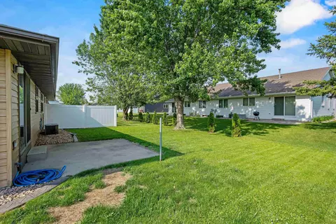 Exterior - 3610 N Terri Ln, Appleton, WI 54914 photo 17 of 19