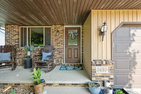 Exterior - 3610 N Terri Ln, Appleton, WI 54914 photo 6 of 19