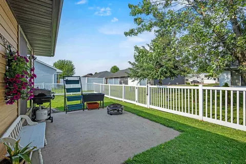 Exterior - 3610 N Terri Ln, Appleton, WI 54914 photo 8 of 19