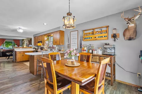 Dining - 3610 N Terri Ln, Appleton, WI 54914 photo 2 of 4