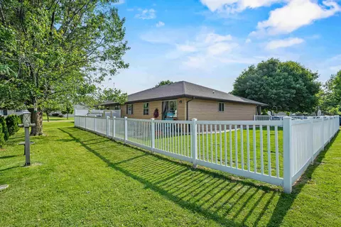 Exterior - 3610 N Terri Ln, Appleton, WI 54914 photo 12 of 19