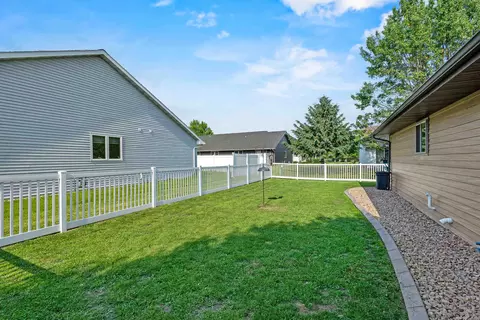 Exterior - 3610 N Terri Ln, Appleton, WI 54914 photo 13 of 19