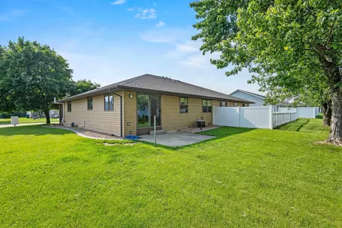 Exterior - 3610 N Terri Ln, Appleton, WI 54914 photo 18 of 19