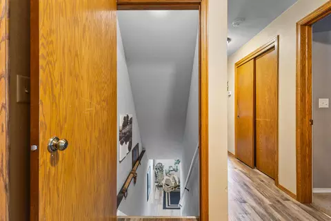Entry Way - 3610 N Terri Ln, Appleton, WI 54914 photo 5 of 11