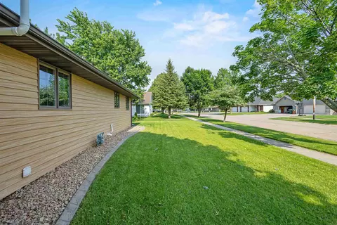 Exterior - 3610 N Terri Ln, Appleton, WI 54914 photo 19 of 19