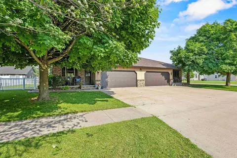Exterior - 3610 N Terri Ln, Appleton, WI 54914 photo 3 of 19