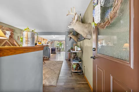 Entry Way - 3610 N Terri Ln, Appleton, WI 54914 photo 1 of 11