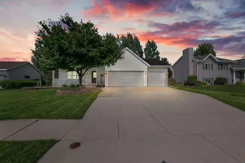 465 Mary Lee Dr, Fond Du Lac, WI 54935
