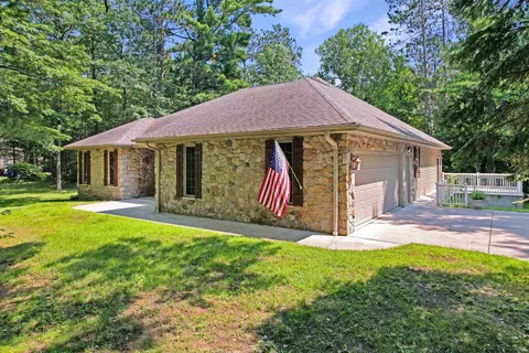 n2766 Stanley Lane, Marinette, WI 54143