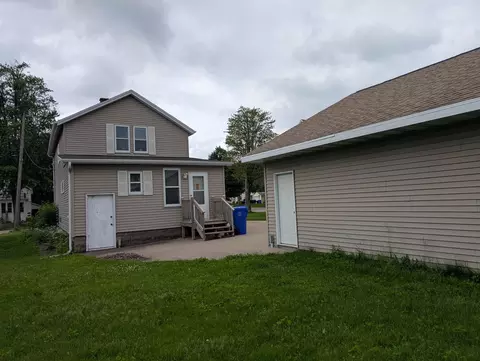 Exterior - 926 W Lawrence St, Appleton, WI 54914 photo 3 of 4