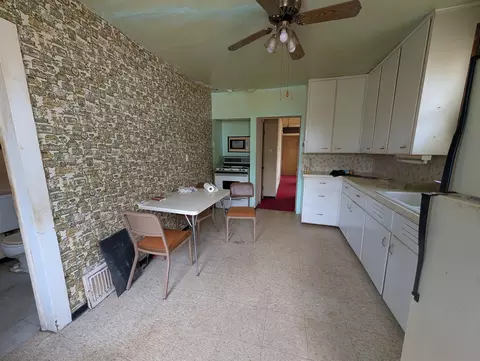 Kitchen - 926 W Lawrence St, Appleton, WI 54914 photo 2 of 2