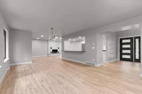 Living - 929 E Northwood Dr, Appleton, WI 54911 photo 4 of 6