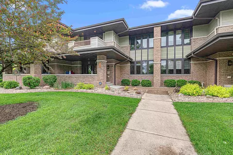 158 E Harbor View Dr, Fond Du Lac, WI 54935