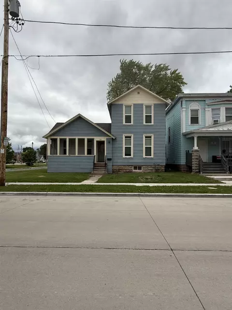 720 W Lincoln Ave, Oshkosh, WI 54901