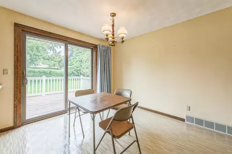 Dining - 2324 W Applegate Dr, Appleton, WI 54914 photo 1 of 2