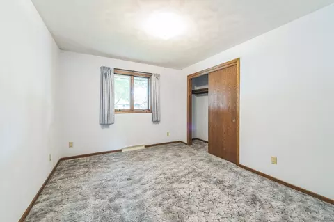 Bedroom - 2324 W Applegate Dr, Appleton, WI 54914 photo 2 of 3