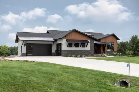 3251 Gray Hawk Trl, Green Bay, WI 54313