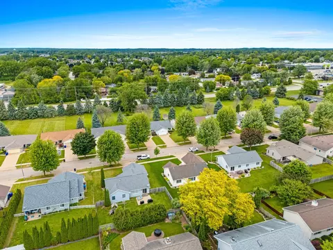 View/Area - 1416 W Weiland Ln, Appleton, WI 54914 photo 2 of 11