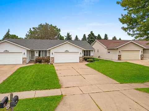 Exterior - 1416 W Weiland Ln, Appleton, WI 54914 photo 4 of 13