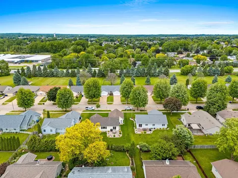 View/Area - 1416 W Weiland Ln, Appleton, WI 54914 photo 1 of 11