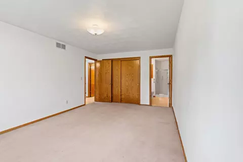 Bedroom - 1416 W Weiland Ln, Appleton, WI 54914 photo 2 of 4