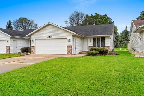 1416 W Weiland Ln, Appleton, WI 54914