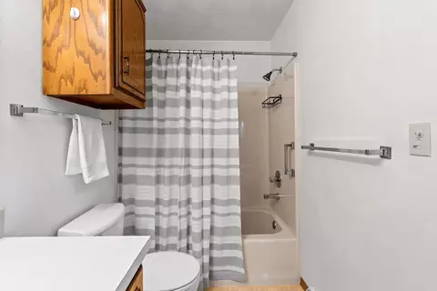 Bath - 1416 W Weiland Ln, Appleton, WI 54914 photo 3 of 3