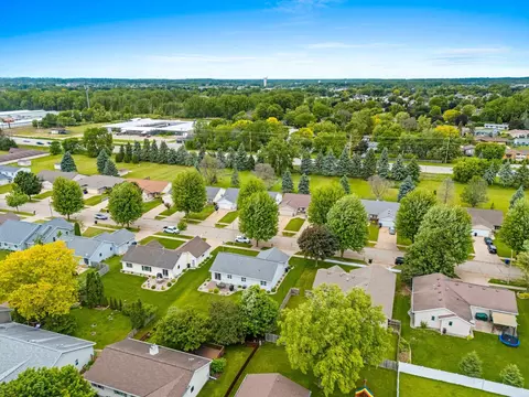 View/Area - 1416 W Weiland Ln, Appleton, WI 54914 photo 3 of 11