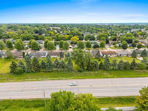 View/Area - 1416 W Weiland Ln, Appleton, WI 54914 photo 6 of 11