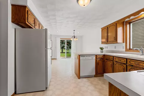 Kitchen - 1416 W Weiland Ln, Appleton, WI 54914 photo 4 of 4
