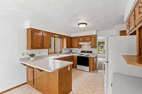 Kitchen - 1416 W Weiland Ln, Appleton, WI 54914 photo 2 of 4