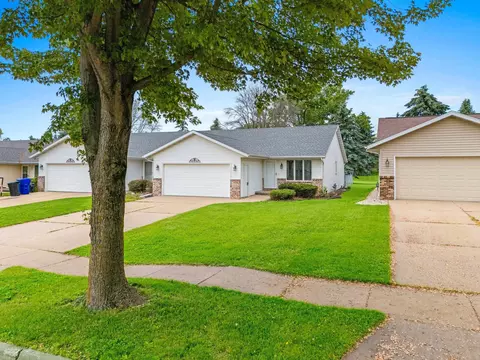 Exterior - 1416 W Weiland Ln, Appleton, WI 54914 photo 5 of 13