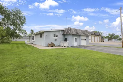 414 W Huron St, Omro, WI 54963