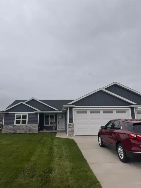 814 Roth Rd, De Pere, WI 54115