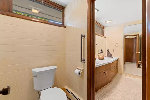Bath - 1225 W Cedar St, Appleton, WI 54914 photo 3 of 10