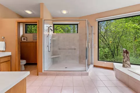 Bath - 1225 W Cedar St, Appleton, WI 54914 photo 9 of 10