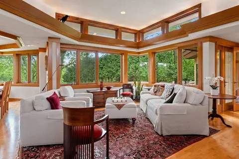 Living - 1225 W Cedar St, Appleton, WI 54914 photo 4 of 7