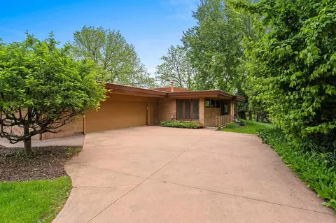 Exterior - 1225 W Cedar St, Appleton, WI 54914 photo 4 of 13