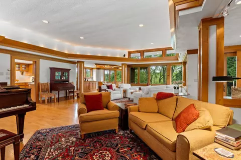 Living - 1225 W Cedar St, Appleton, WI 54914 photo 6 of 7