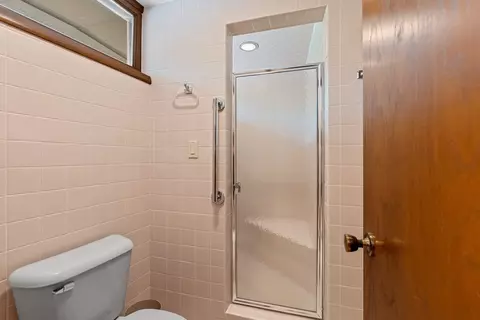 Bath - 1225 W Cedar St, Appleton, WI 54914 photo 2 of 10