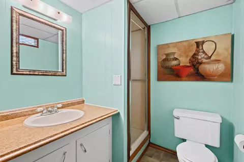 Bath - 931 W Lindbergh St, Appleton, WI 54914 photo 2 of 2