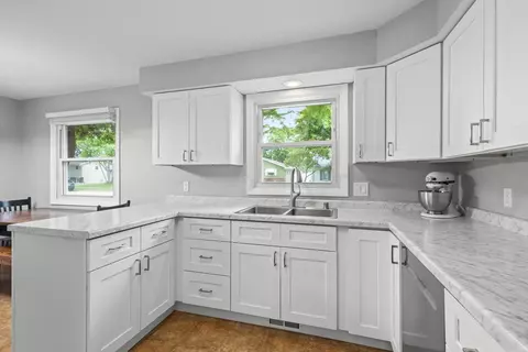 Kitchen - 931 W Lindbergh St, Appleton, WI 54914 photo 5 of 6