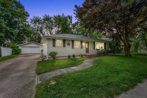 Exterior - 931 W Lindbergh St, Appleton, WI 54914 photo 14 of 14