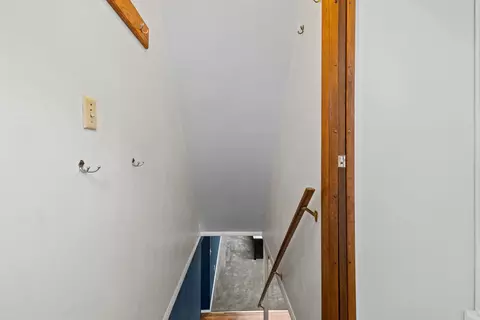 Entry Way - 931 W Lindbergh St, Appleton, WI 54914 photo 6 of 7