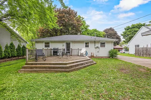 Exterior - 931 W Lindbergh St, Appleton, WI 54914 photo 5 of 14