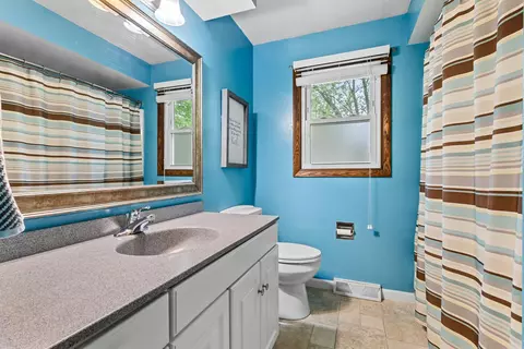 Bath - 931 W Lindbergh St, Appleton, WI 54914 photo 1 of 2